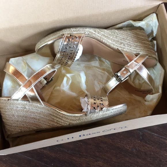 G.H. Bass & co. Metallic gold strapped sandals 6 - Picture 6 of 8